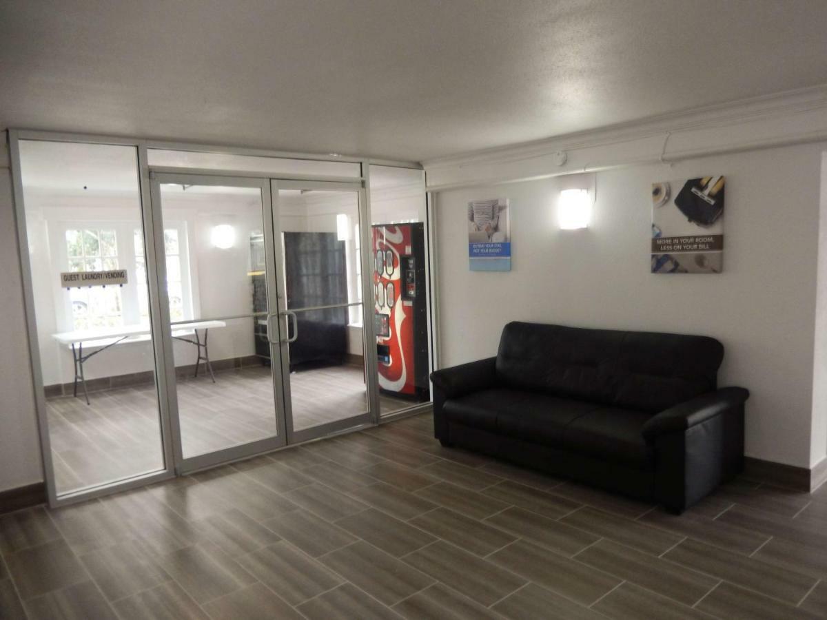 Hotel 6-houston, Tx - Intercontinental Airport South Houston